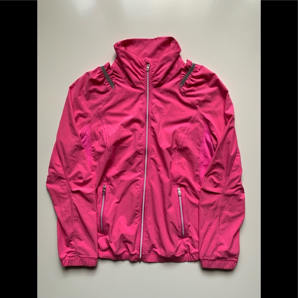 Lululemon Run Nada Jacket *Ruffles Mesh Back